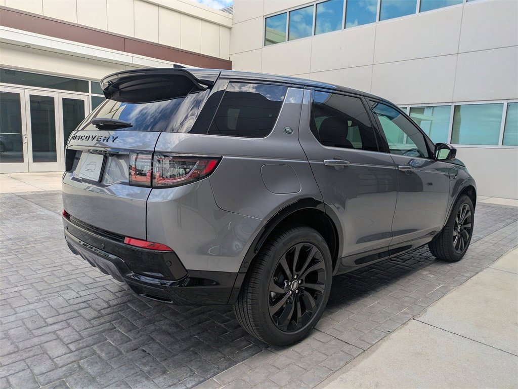 New 2025 Land Rover Discovery Sport Dynamic SE image 4