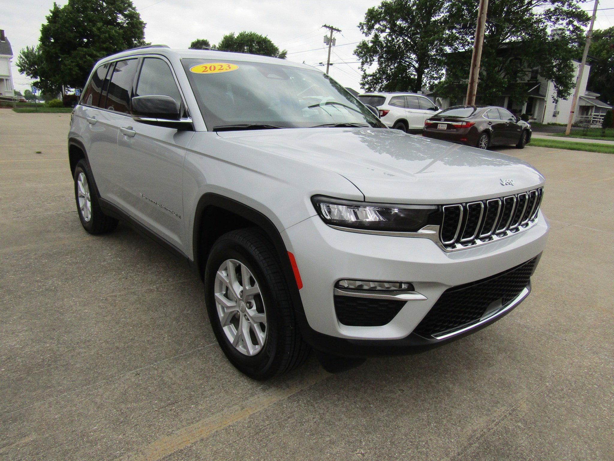 Used 2023 Jeep Grand Cherokee Limited w/ Trailer Tow Prep Group (B)