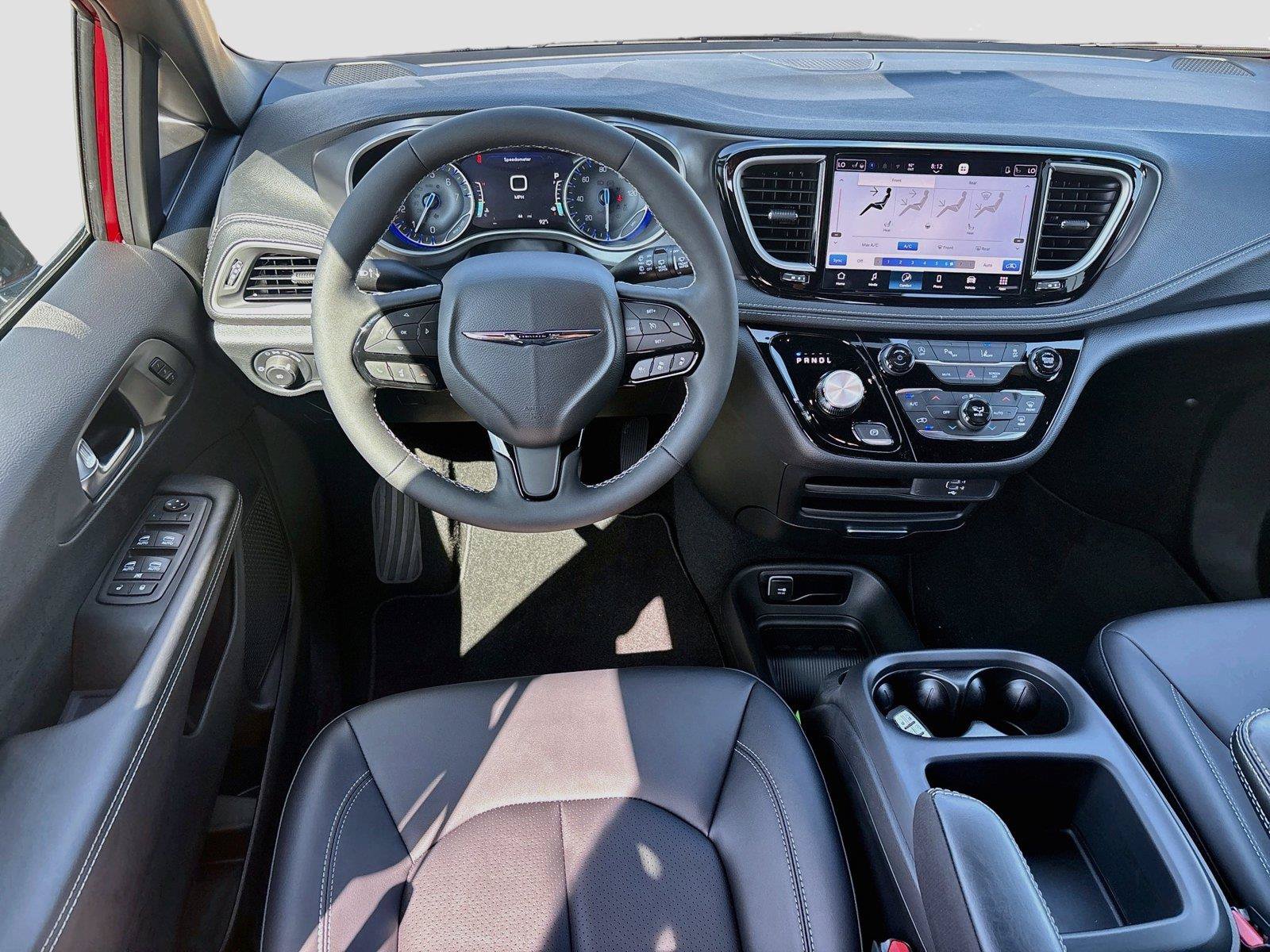 New 2026 Chrysler Pacifica Select w/ S Appearance Package AWD/4WD image 2