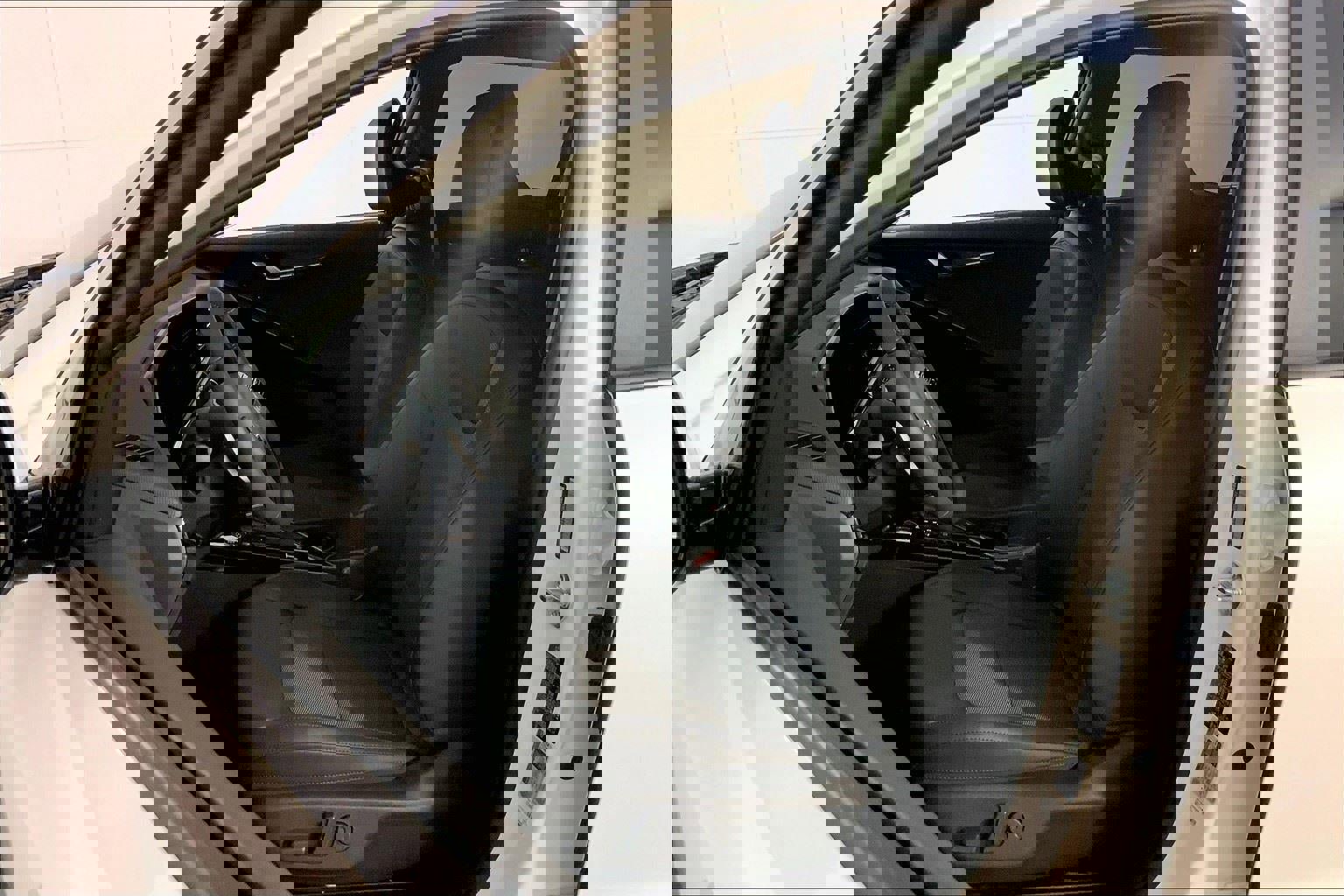 New 2025 Kia Niro EX Touring image 9