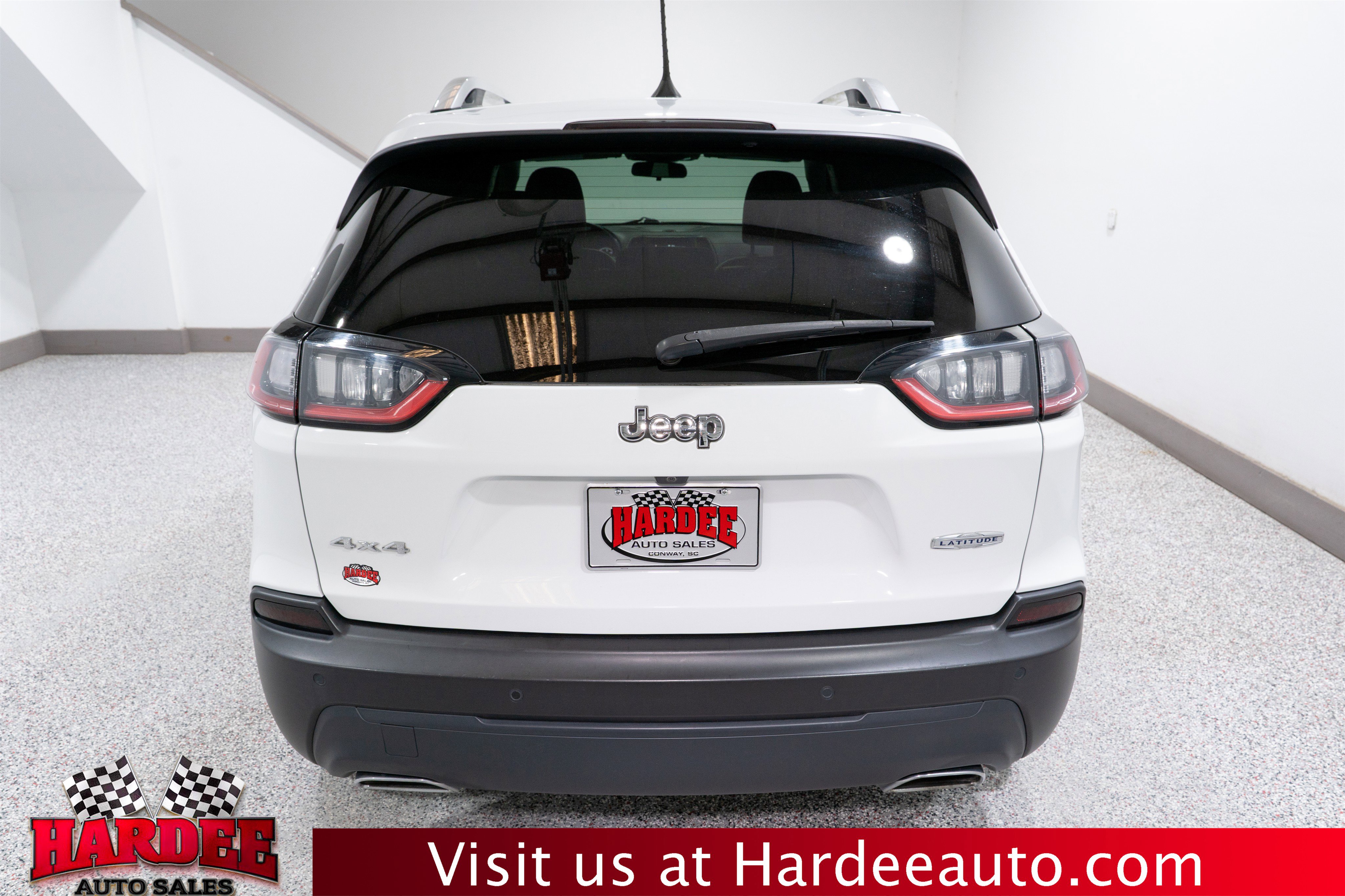 Used 2019 Jeep Cherokee Latitude Plus w/ Cold Weather Group image 4