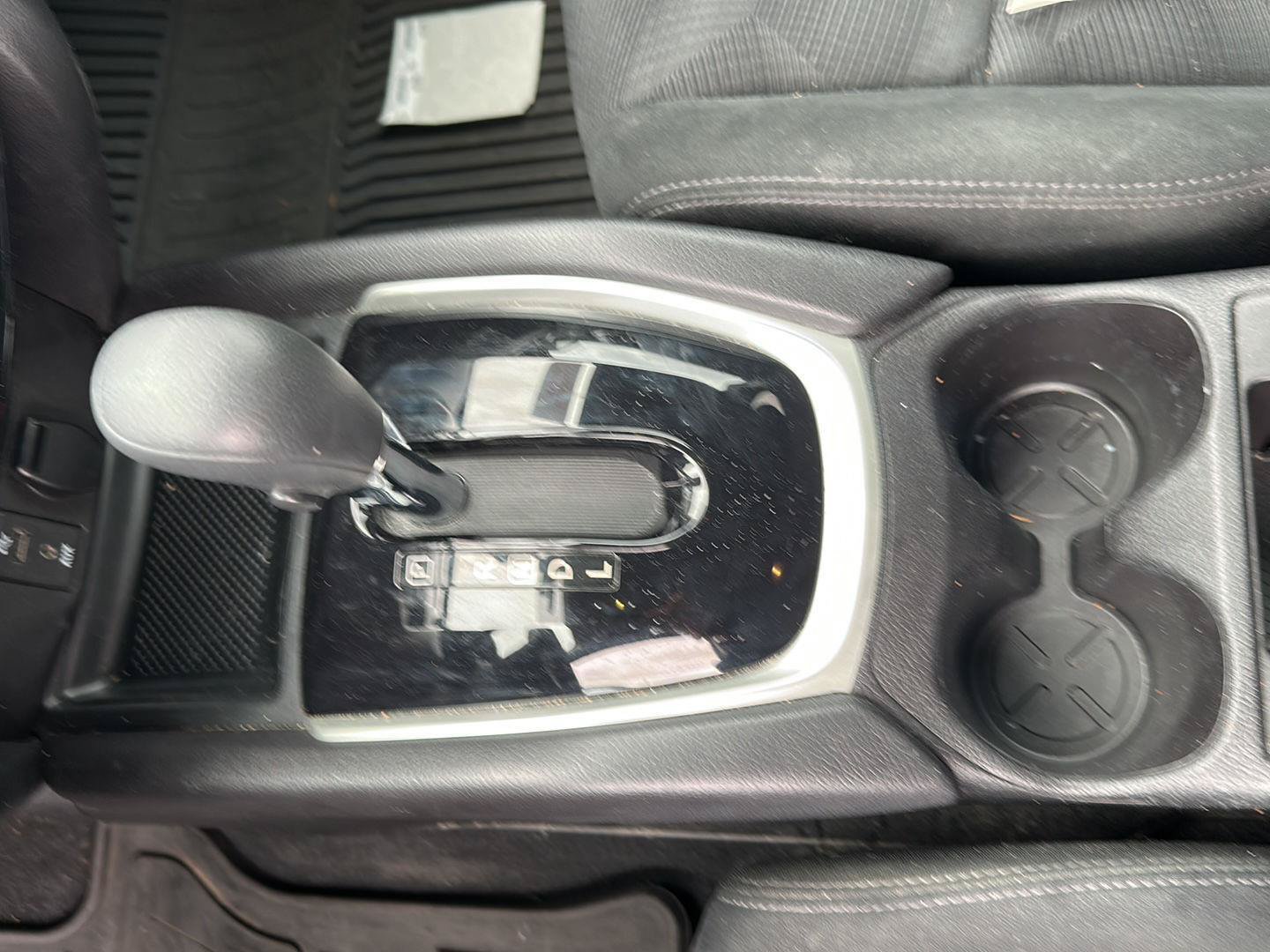 Used 2015 Nissan Rogue SV AWD/4WD image 15