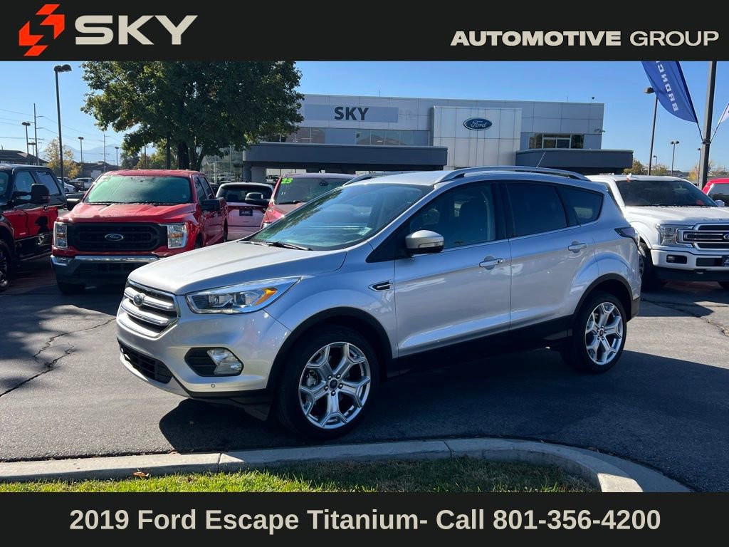 Used 2019 Ford Escape Titanium w/ U9j03 - Titanium Tow Package