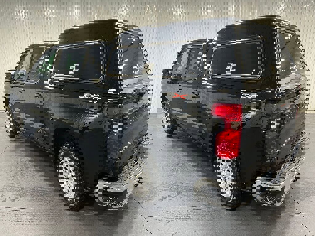 Used 2023 Chevrolet Silverado 1500 LT image 17