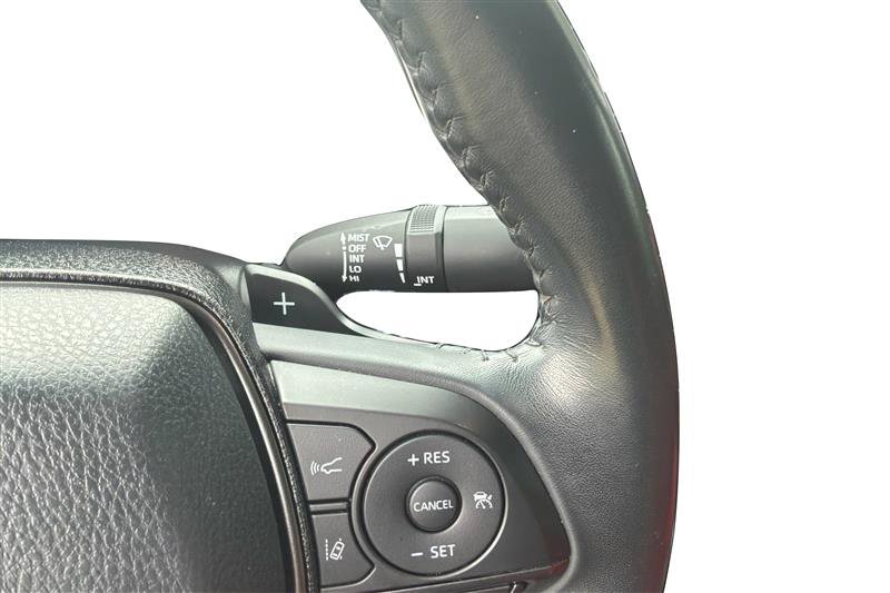 Used 2021 Toyota Camry XSE FWD image 31
