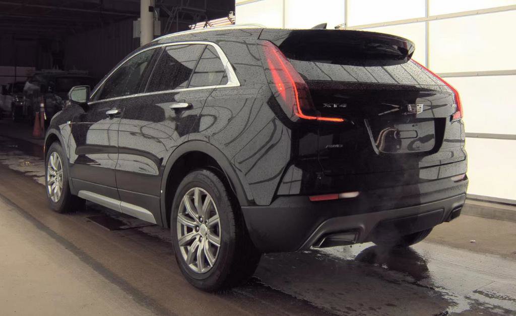Used 2019 Cadillac XT4 Premium Luxury w/ Cold Weather Package AWD/4WD image 5