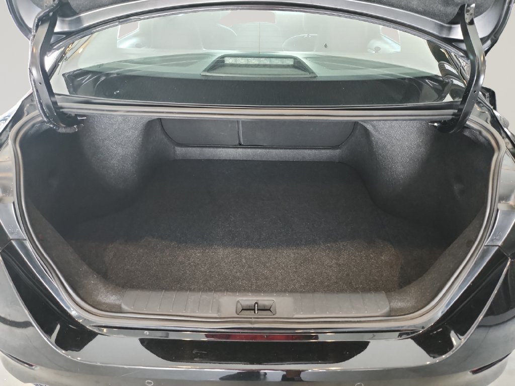 Used 2025 Nissan Sentra S FWD image 18
