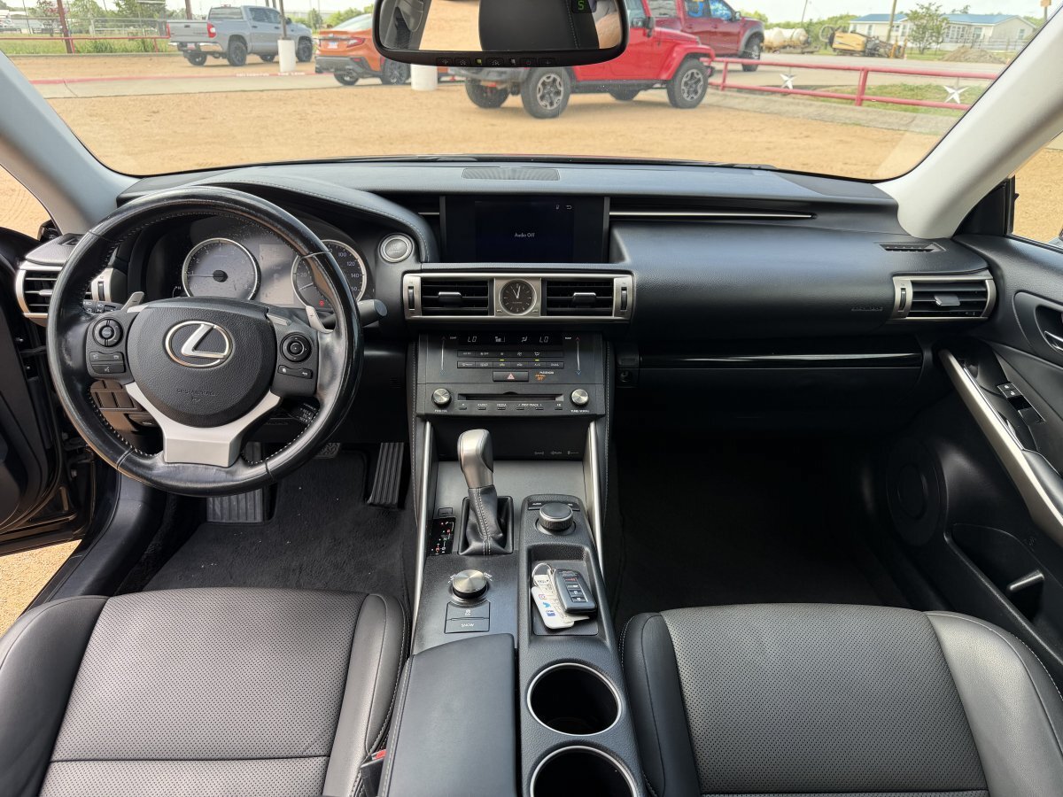 Used 2016 Lexus IS 200t RWD image 23