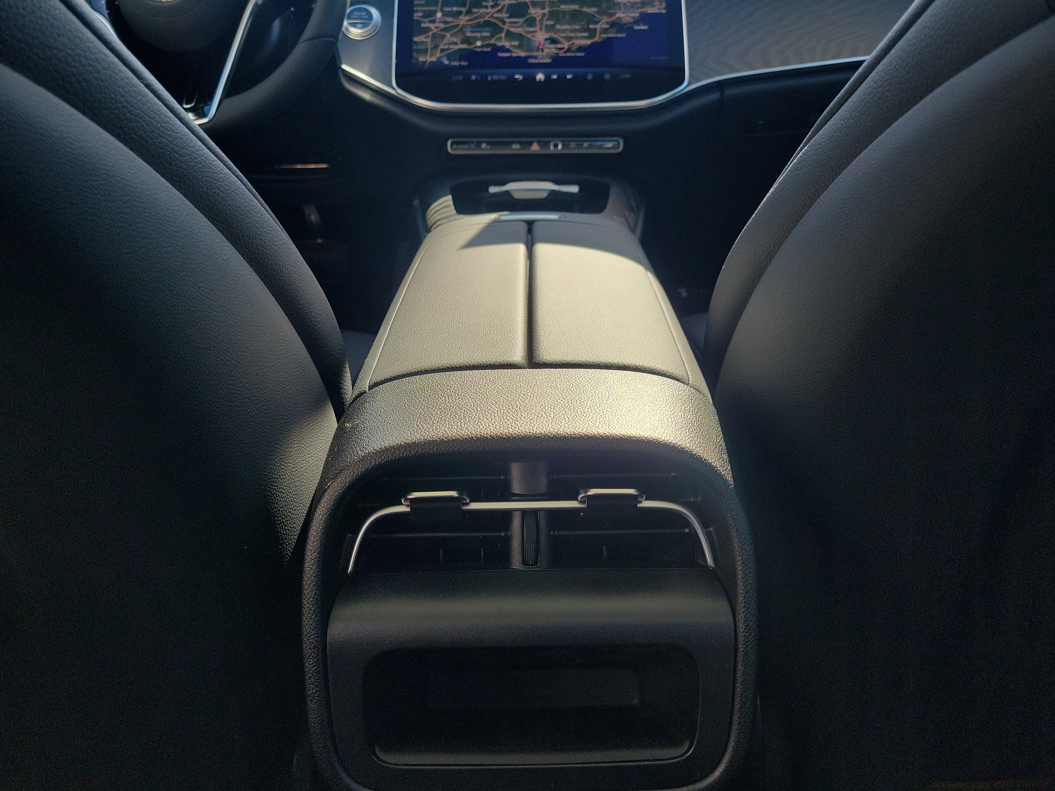 New 2027 Mercedes-Benz E 450 4MATIC Sedan image 11