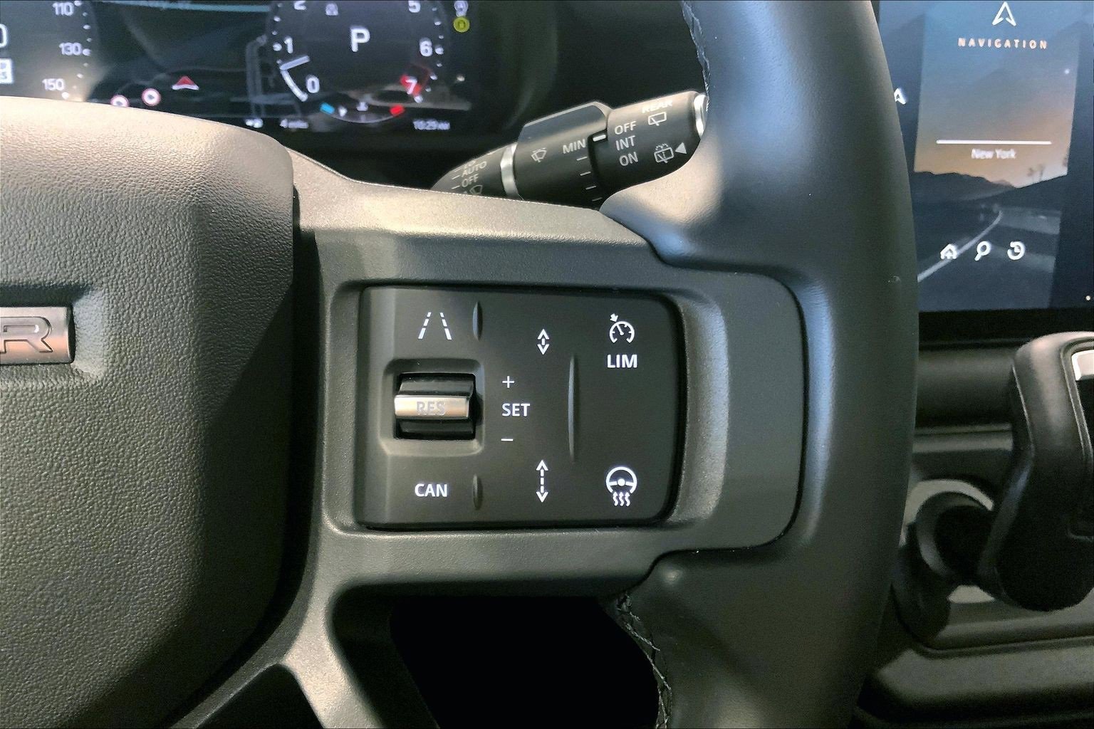 Used 2025 Land Rover Defender 130 S image 24