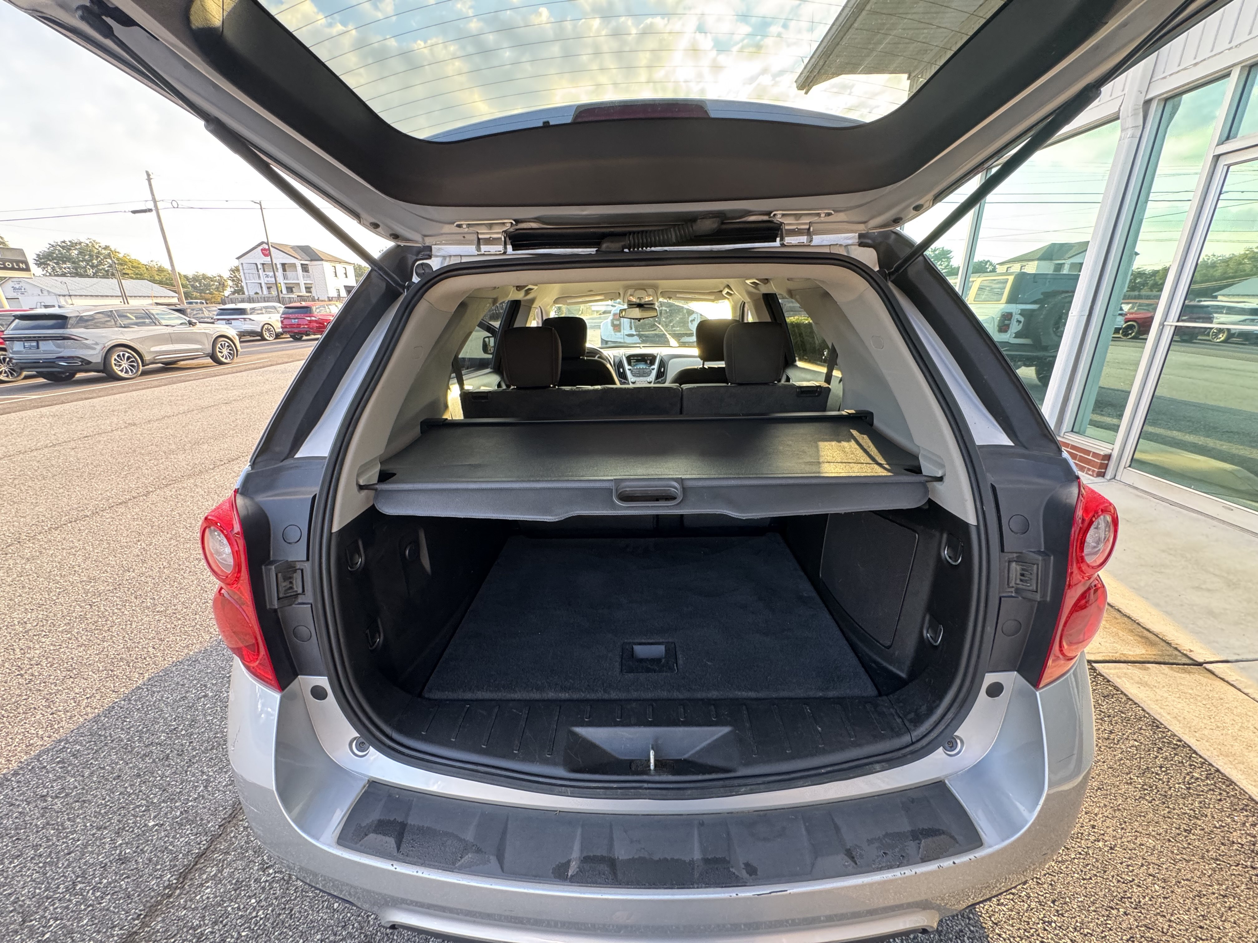 Used 2015 Chevrolet Equinox LT w/ Driver Convenience Package FWD image 10