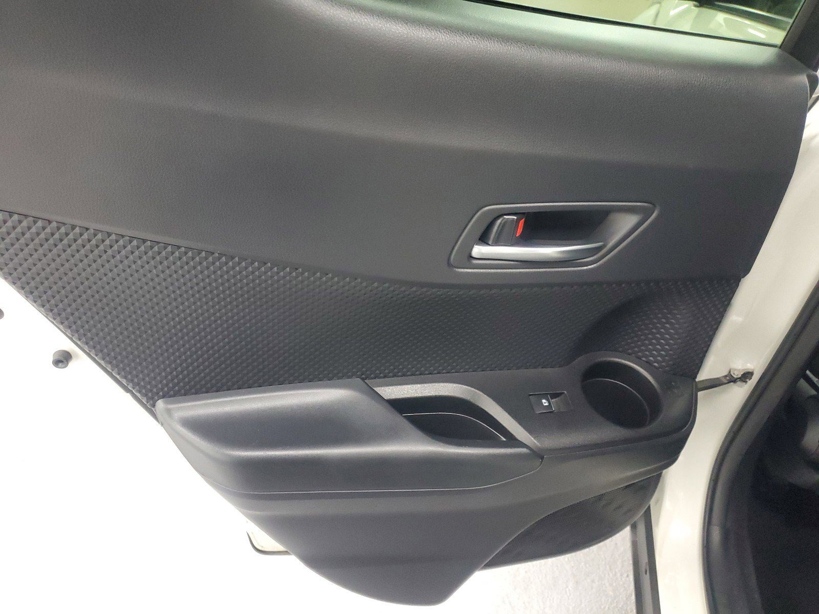 Used 2018 Toyota C-HR XLE image 15