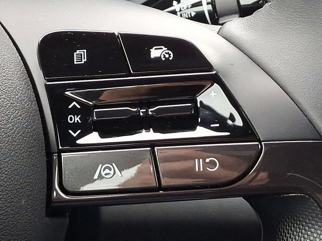 Certified 2025 Hyundai Elantra Sport FWD image 22