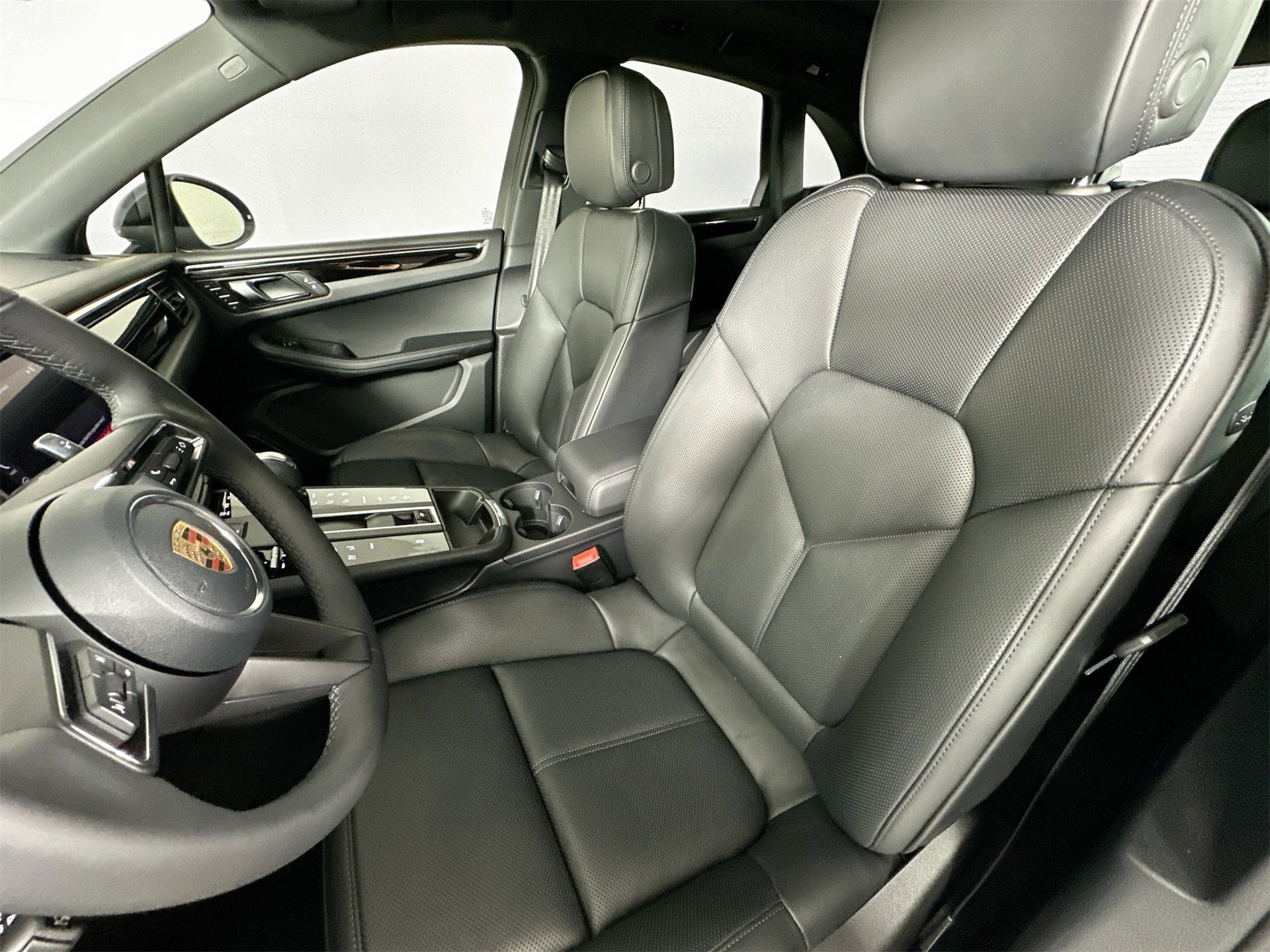 New 2026 Porsche Macan image 5