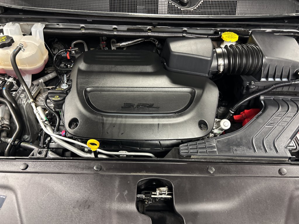 Used 2026 Chrysler Pacifica Select FWD image 27