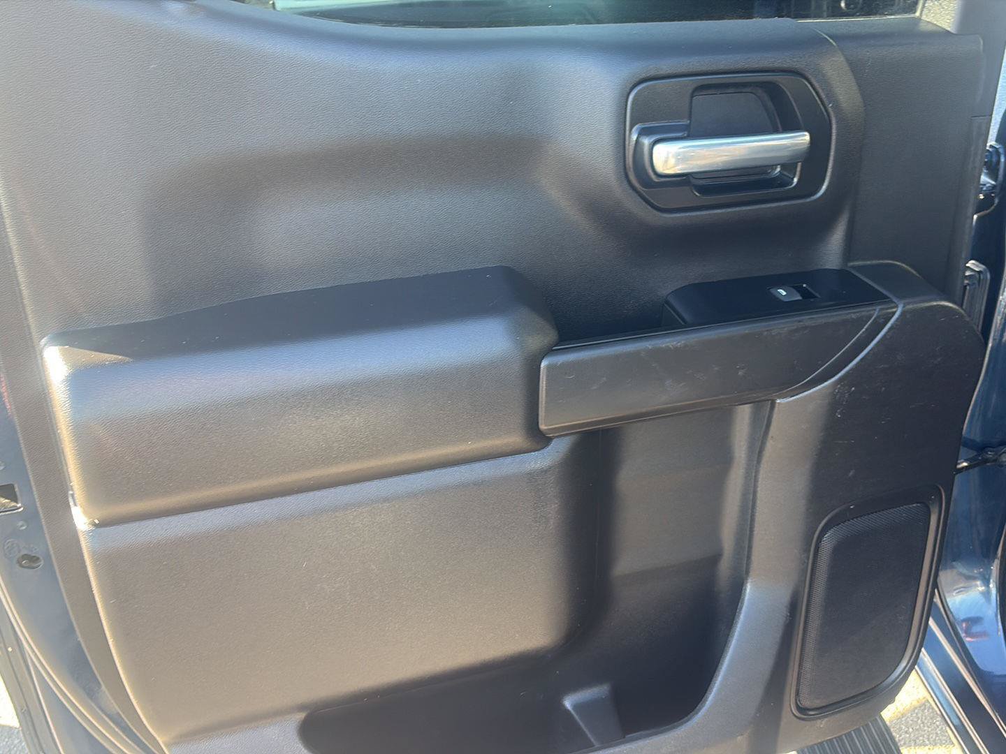 Used 2022 Chevrolet Silverado 1500 Custom RWD image 19
