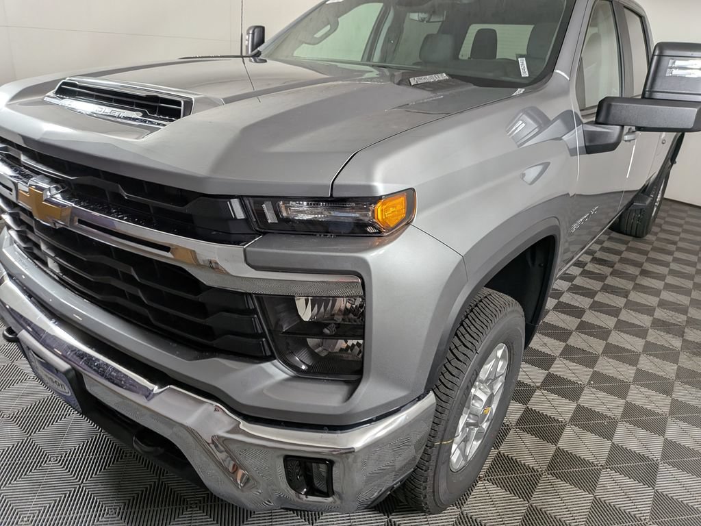 New 2026 Chevrolet Silverado 3500 LT AWD/4WD image 9