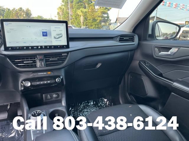 Used 2025 Ford Escape SE FWD image 17