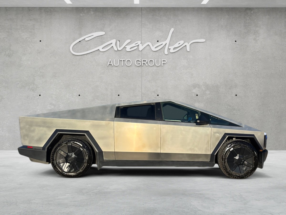 Used 2024 Tesla Cybertruck AWD Crew Cab image 16