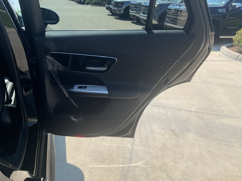 Used 2025 Mercedes-Benz GLC 300 image 15