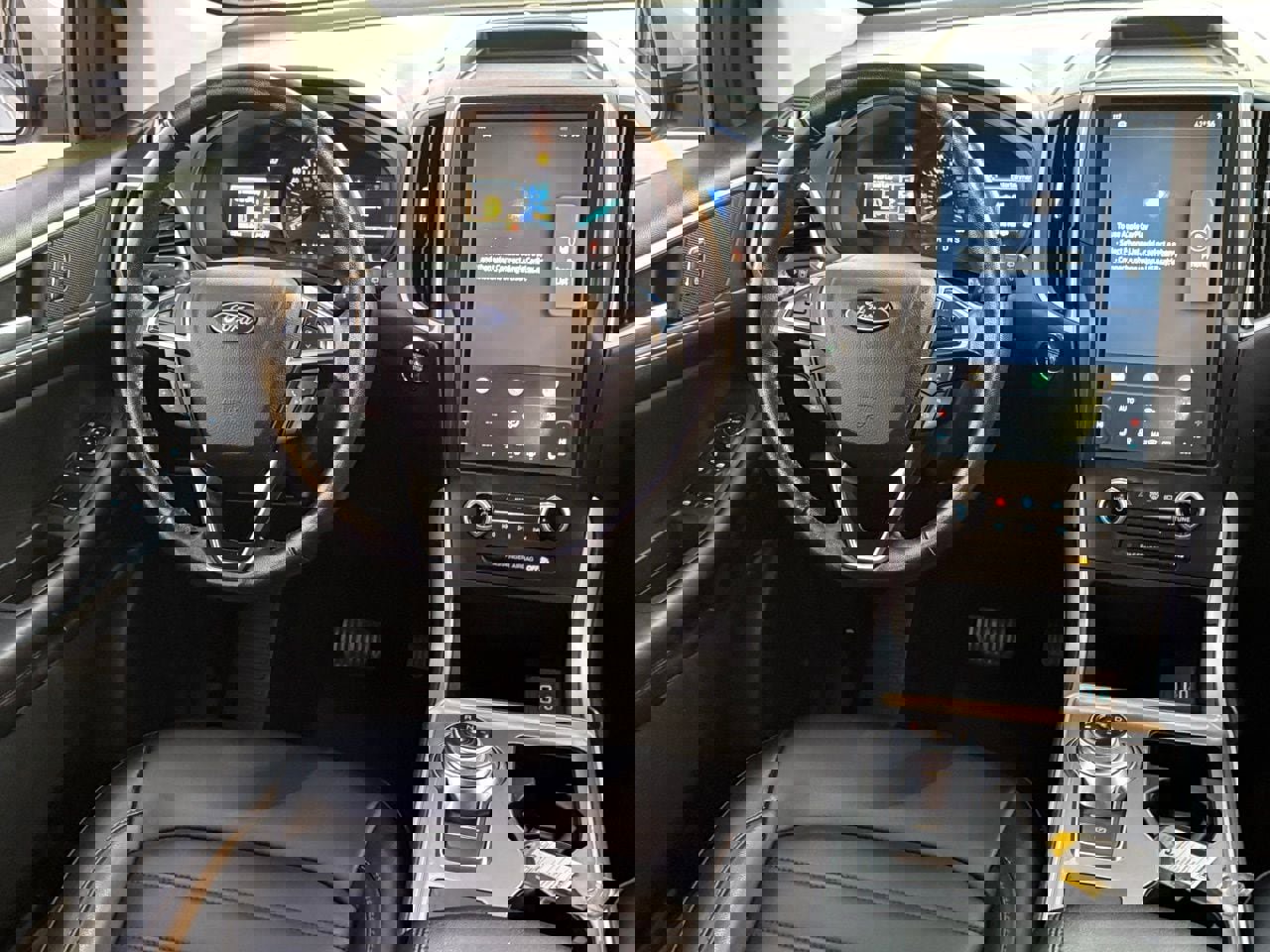 Used 2024 Ford Edge SEL image 15