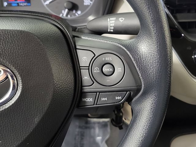 Used 2025 Toyota Corolla LE FWD image 25