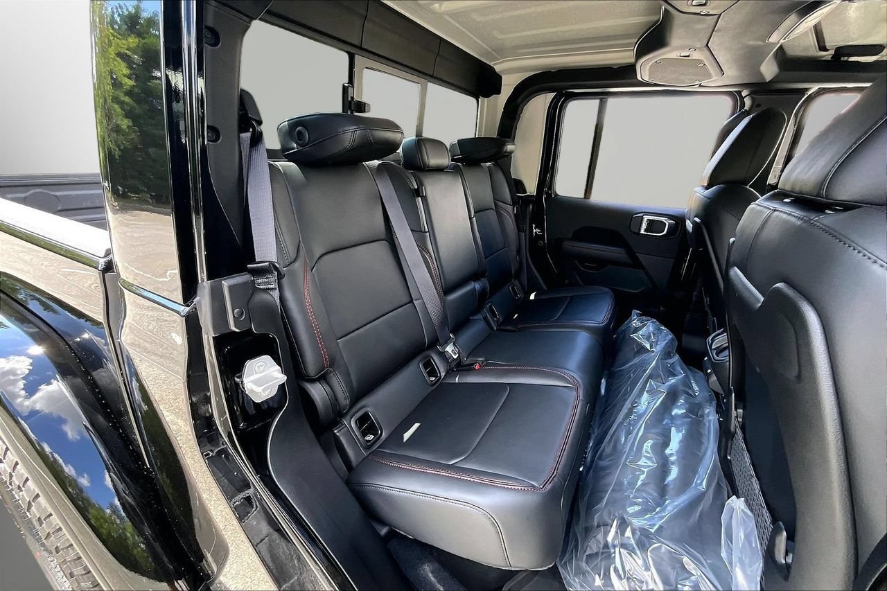 New 2026 Jeep Gladiator Rubicon w/ Steel Power Dome Hood Package AWD/4WD image 17