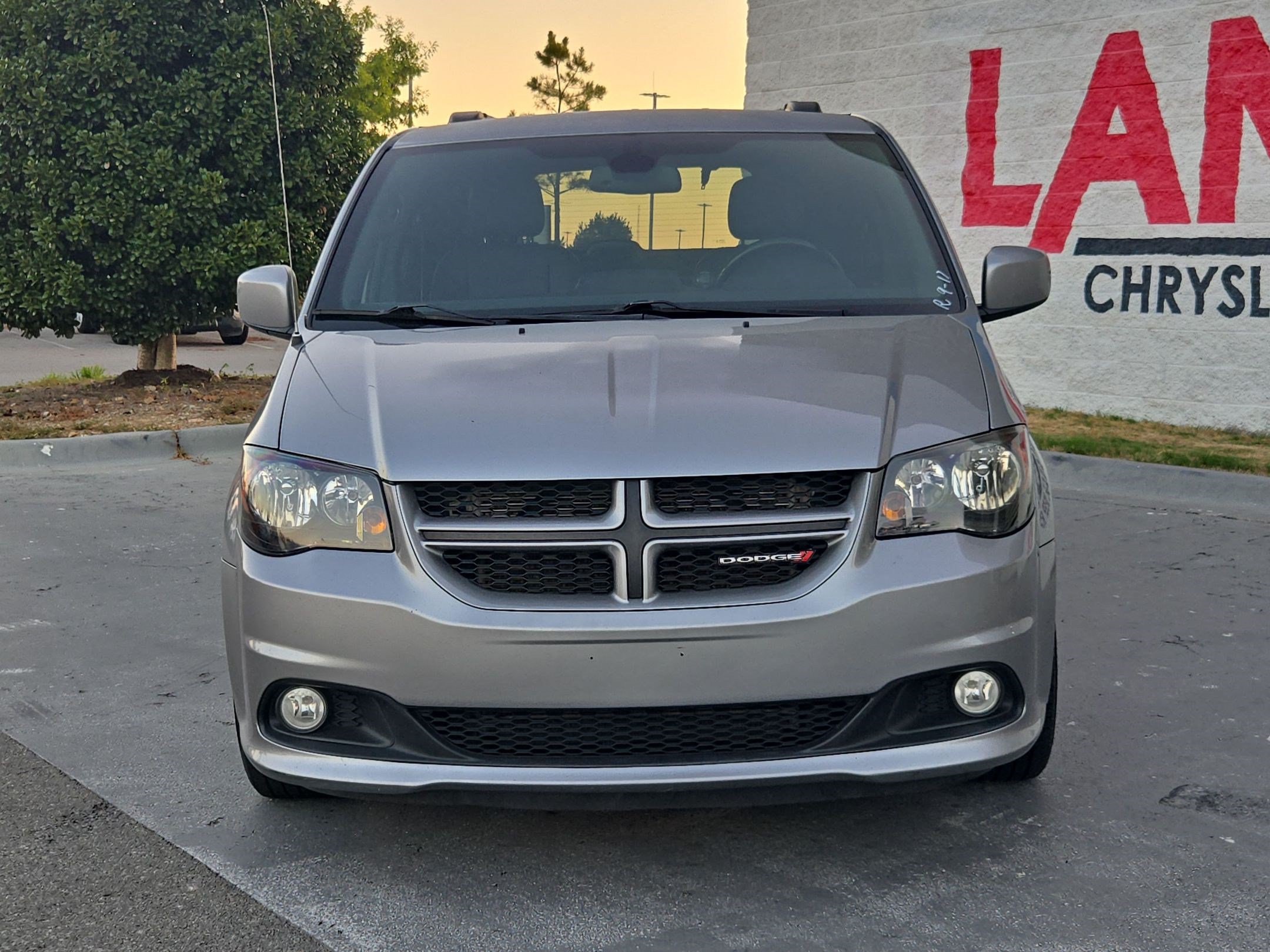 Used 2019 Dodge Grand Caravan GT FWD image 2