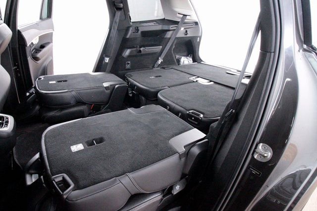 Certified 2023 Volvo XC90 B6 Ultimate w/ Protection Package Premier image 33