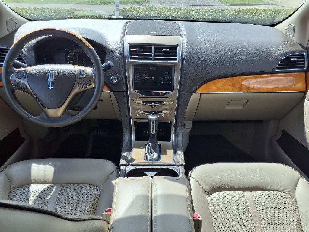 Used 2013 Lincoln MKX FWD image 9