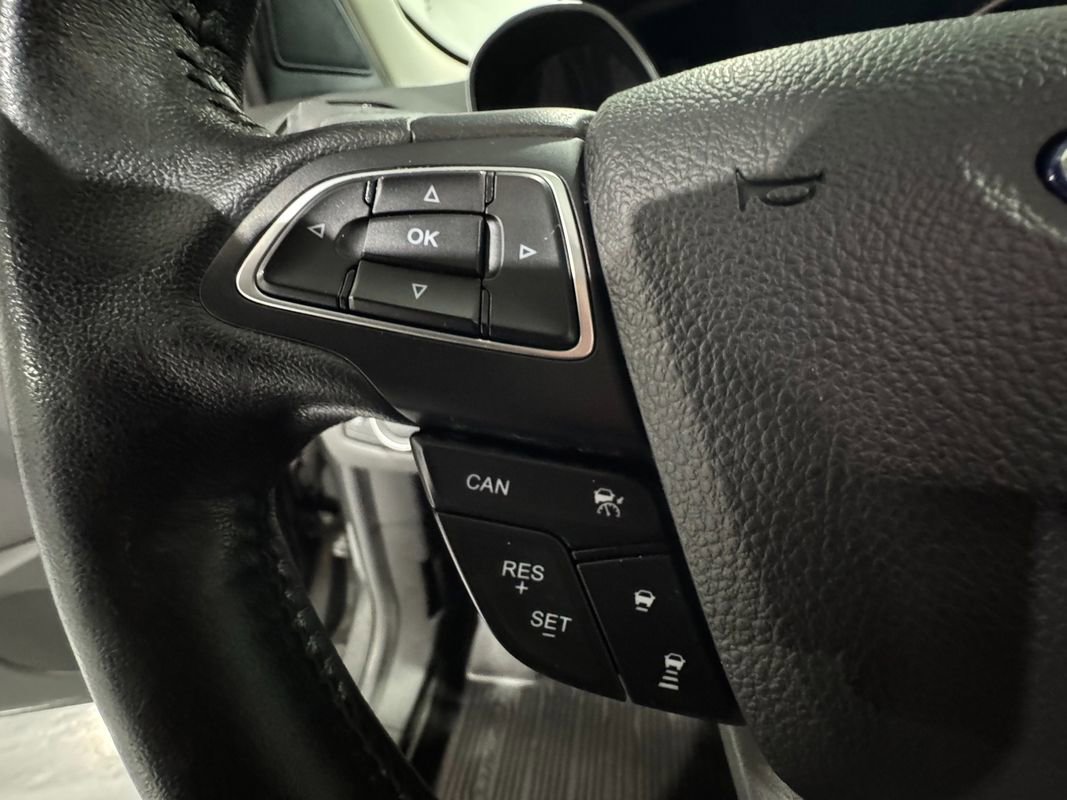 Used 2018 Ford Escape Titanium w/ Ford Safe & Smart Package image 13