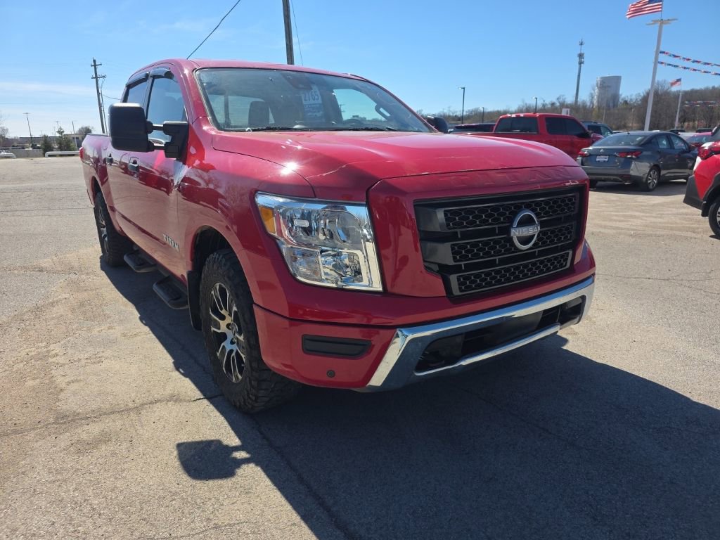 Used 2023 Nissan Titan SV w/ SV Convenience Package image 3
