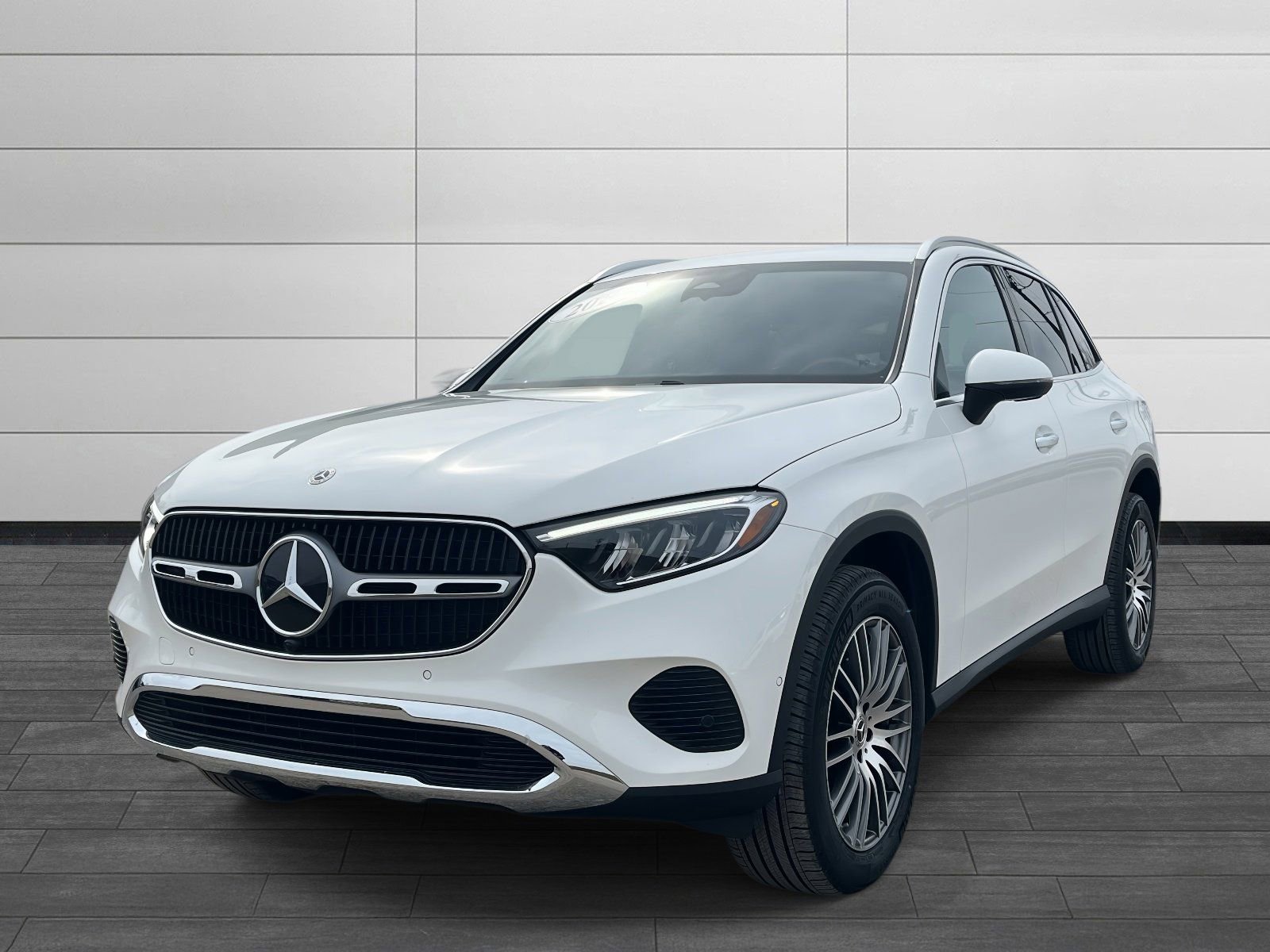 Certified 2025 Mercedes-Benz GLC 300 image 5