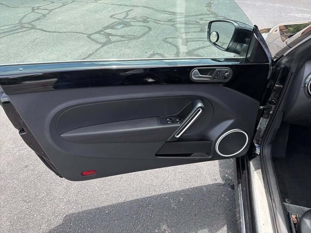 Used 2013 Volkswagen Beetle 2.5 FWD image 19