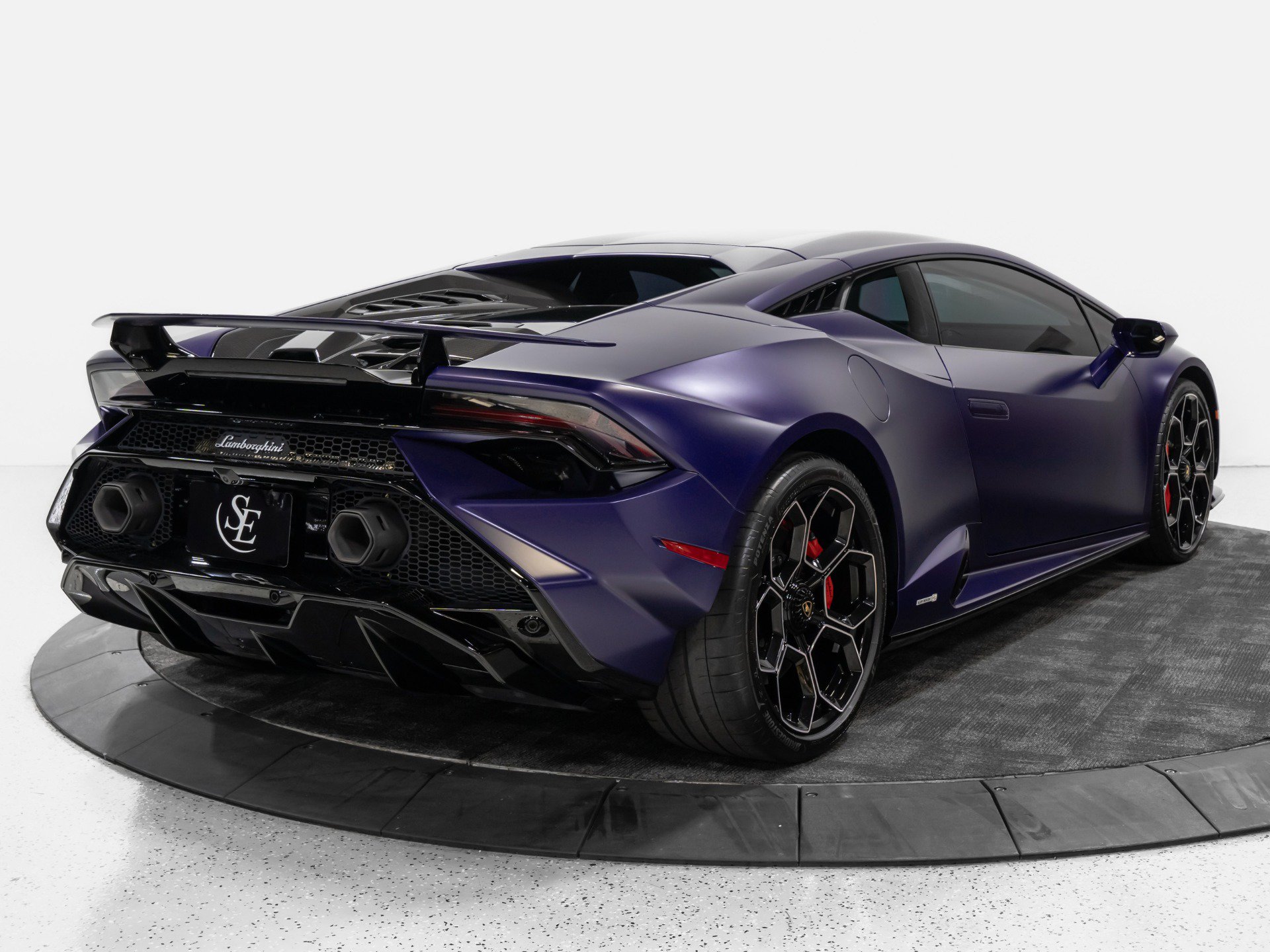 Used 2024 Lamborghini Huracan Tecnica RWD image 8