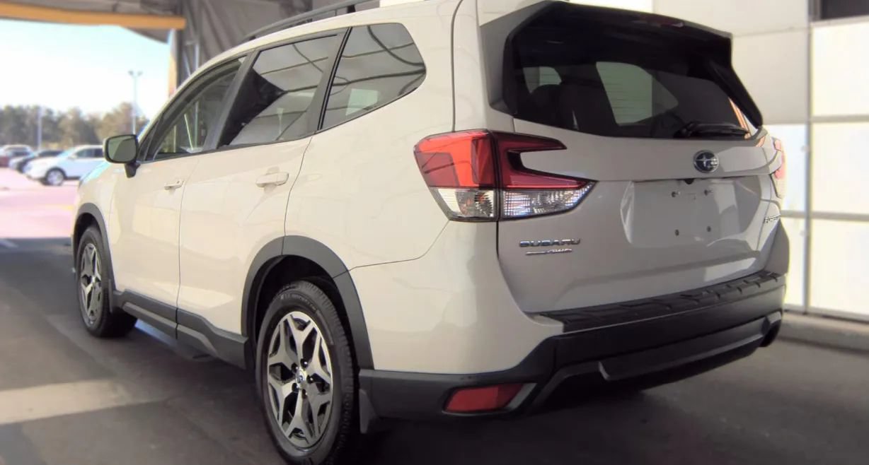 Used 2020 Subaru Forester Premium w/ Popular Package #1 AWD/4WD image 4