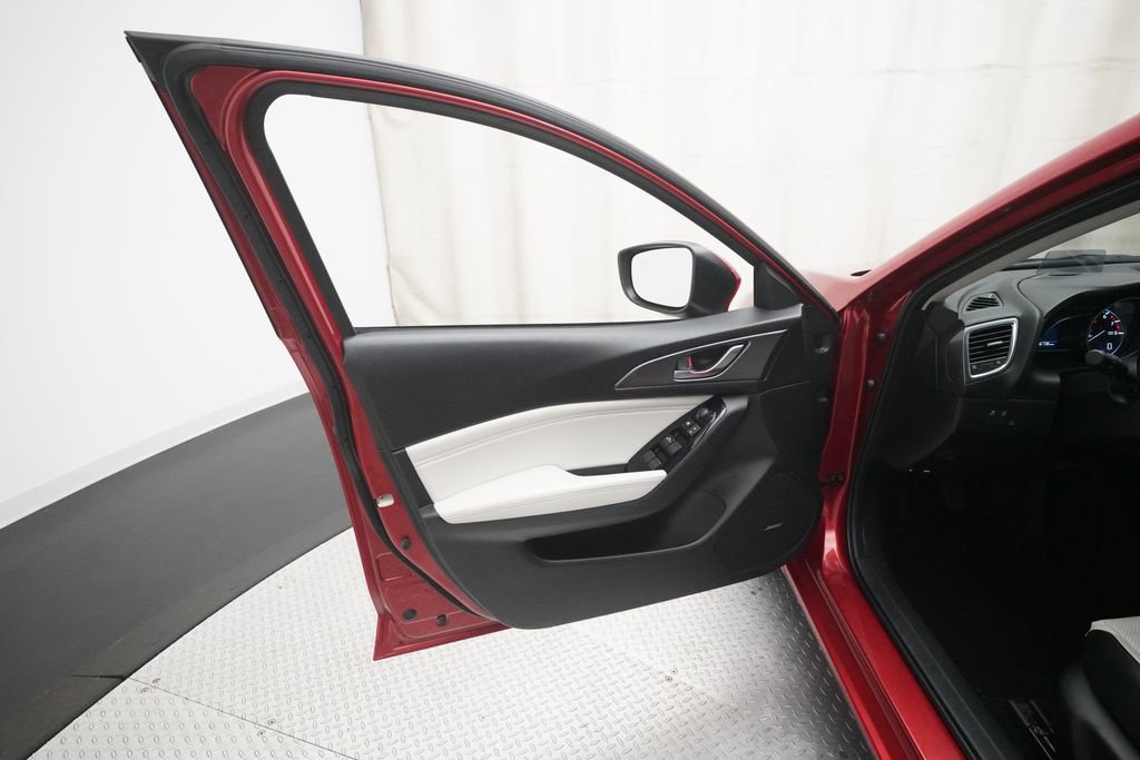 Used 2018 MAZDA MAZDA3 Grand Touring w/ Premium Equipment Package image 25