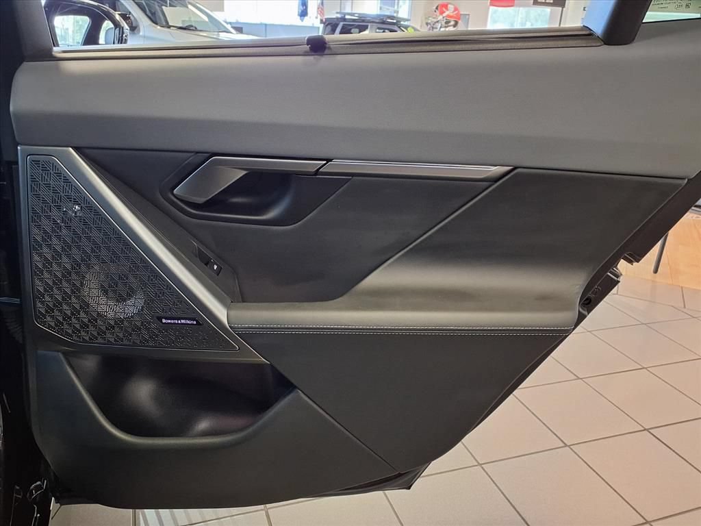 Used 2024 BMW 540i xDrive w/ Executive Package AWD/4WD image 12