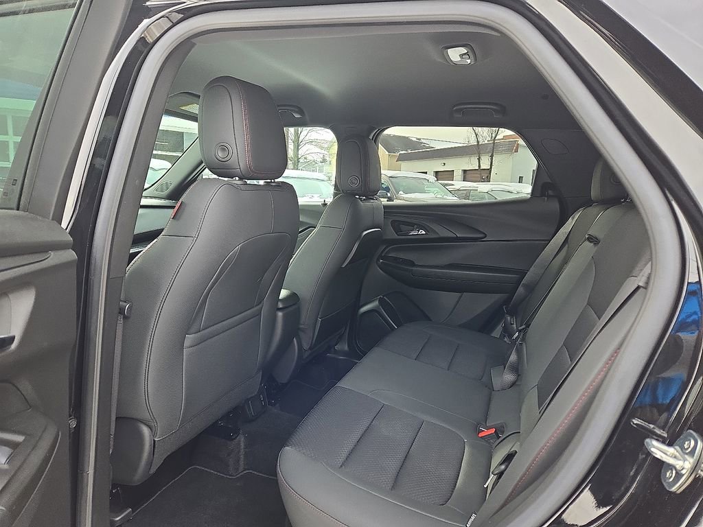 Used 2023 Chevrolet TrailBlazer RS w/ Convenience Package image 15