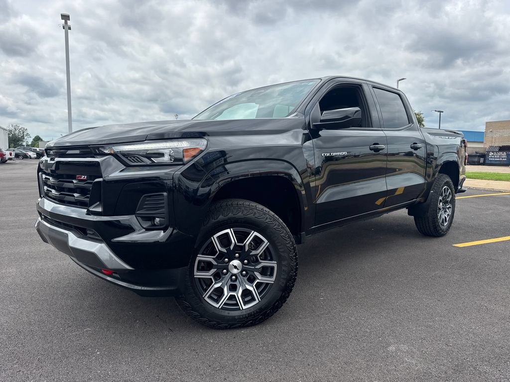 Used 2024 Chevrolet Colorado Z71 w/ Z71 Convenience Package 2