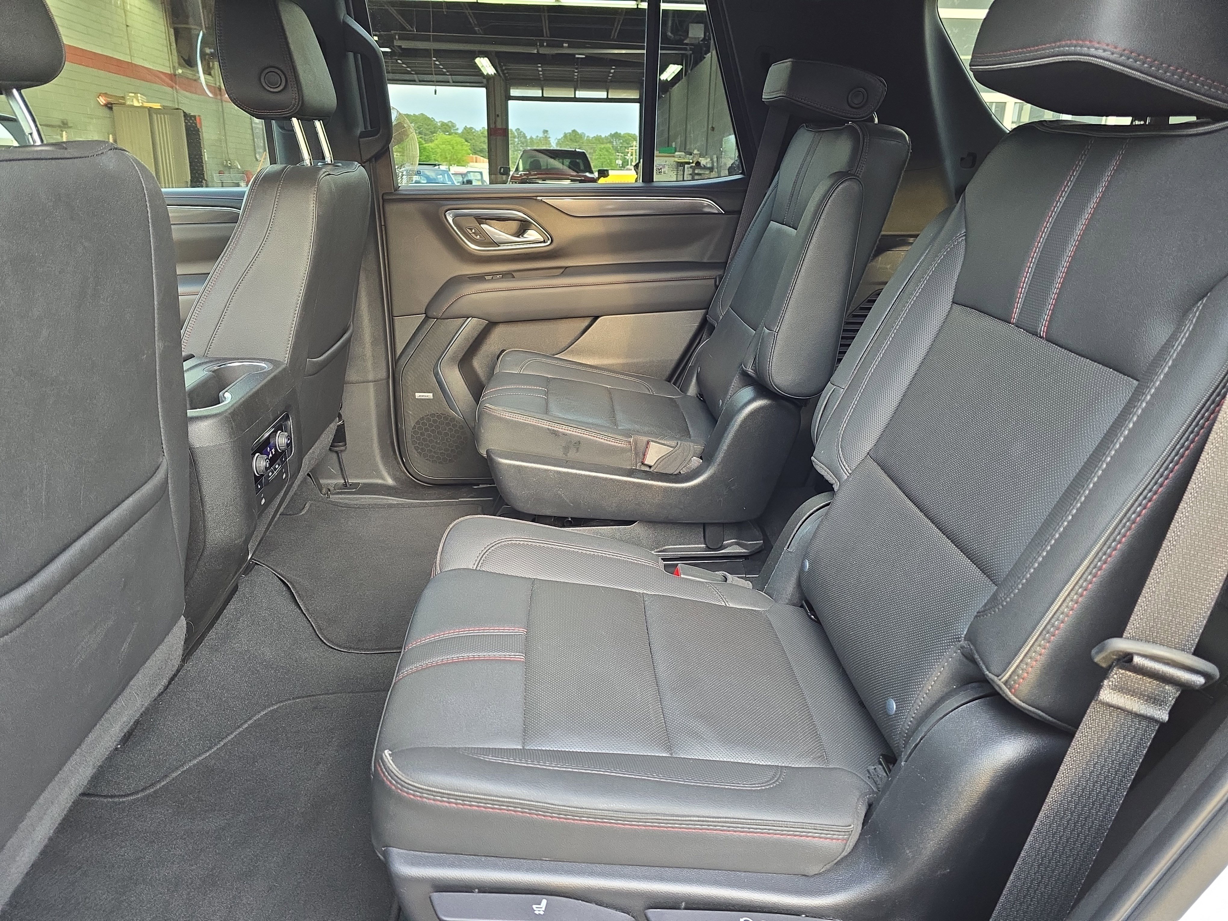 Used 2022 Chevrolet Tahoe RST w/ Luxury Package AWD/4WD image 13