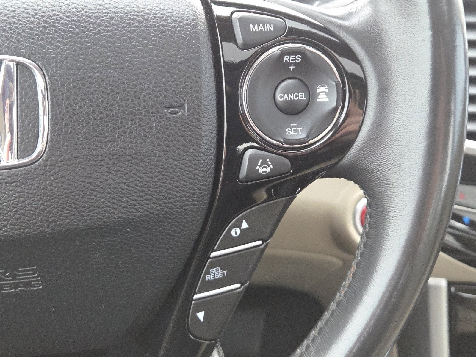 Used 2016 Honda Accord Touring image 30