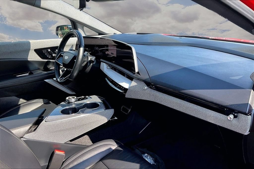 Used 2025 Cadillac Optiq Sport 2 AWD/4WD image 26
