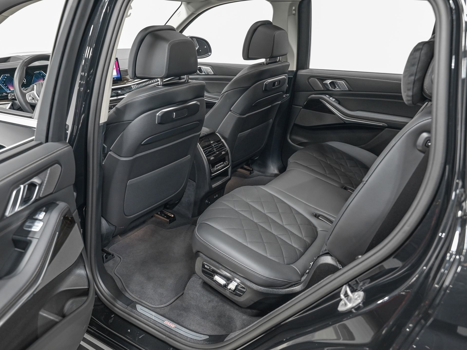 Used 2026 BMW X7 xDrive40i image 27