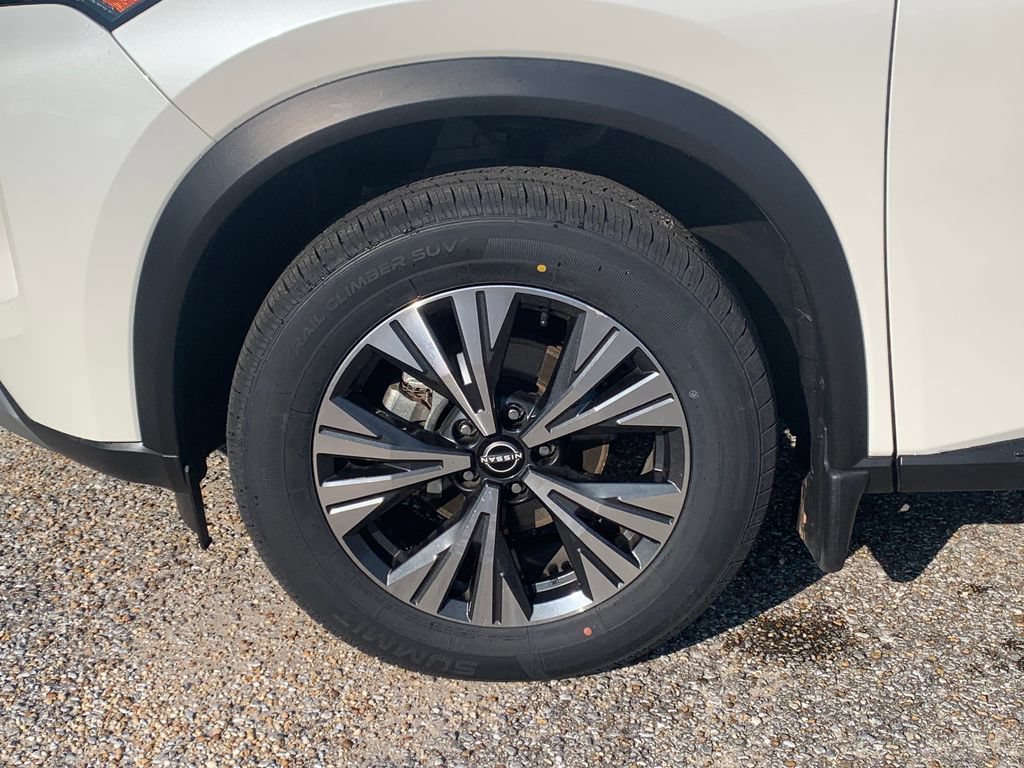 Used 2023 Nissan Rogue SV FWD image 8