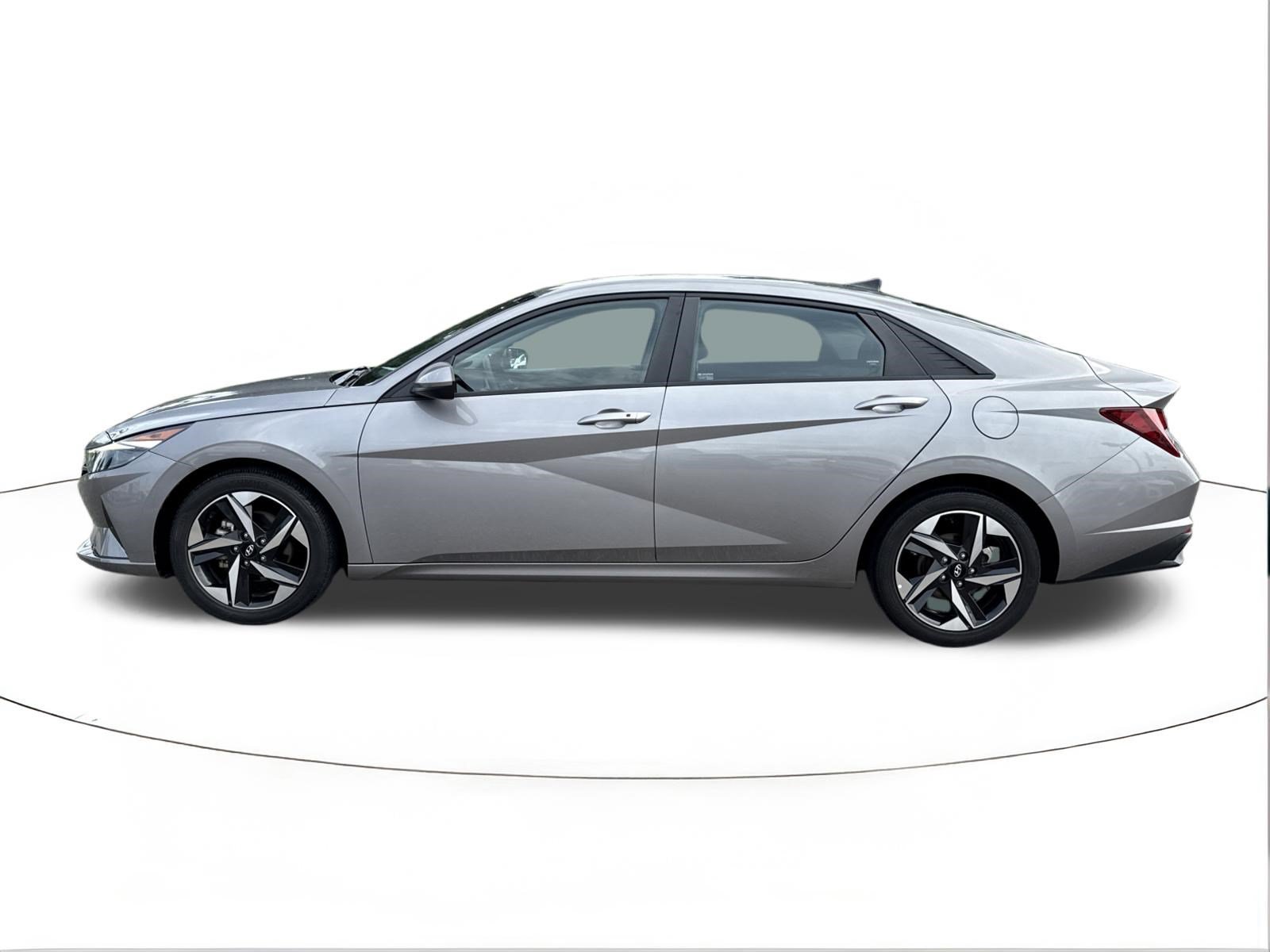 Used 2023 Hyundai Elantra SEL w/ Convenience Package FWD image 6