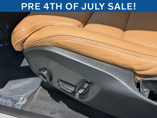 Certified 2023 Volvo XC60 B6 Ultimate w/ Protection Package Premier AWD/4WD image 13
