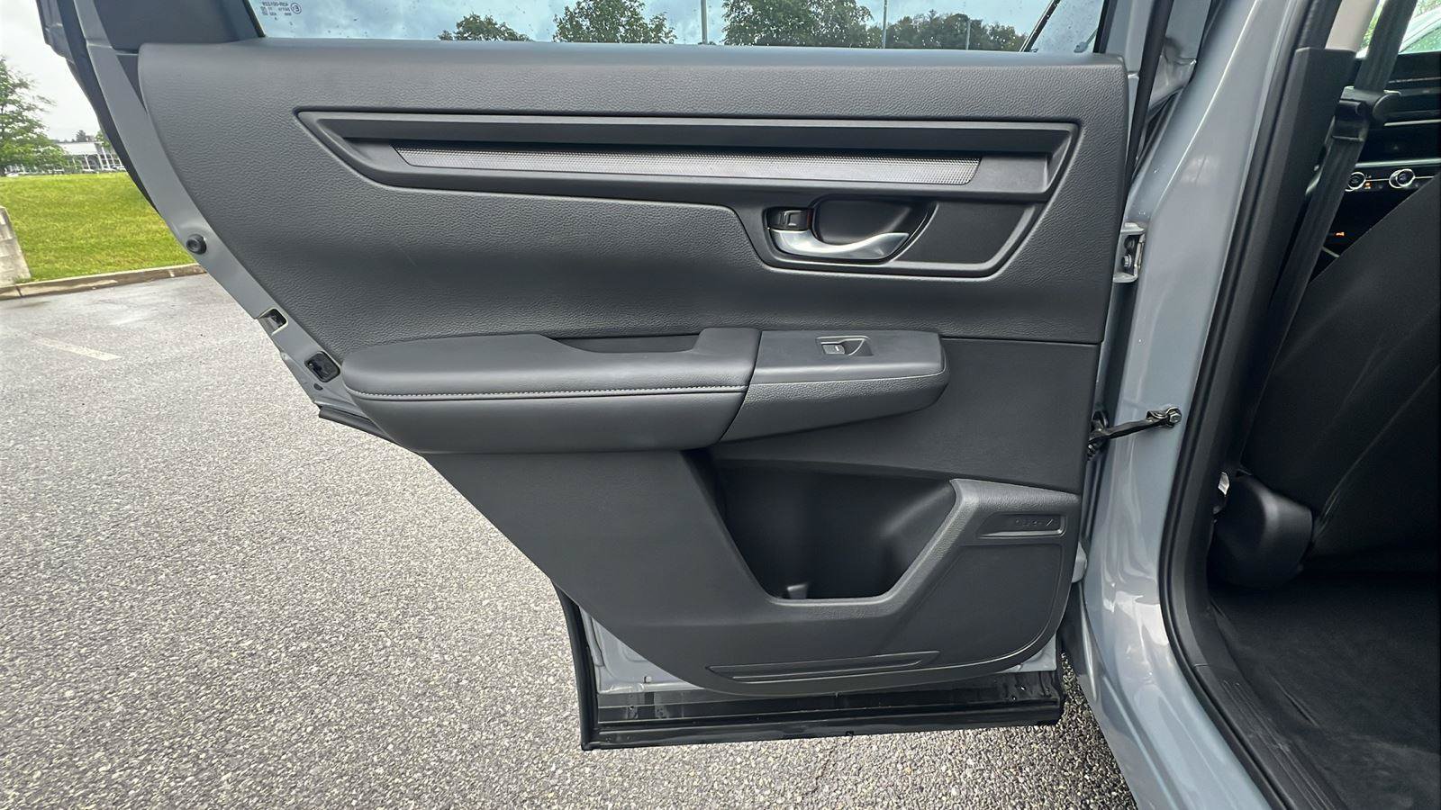 Used 2024 Honda CR-V LX image 17