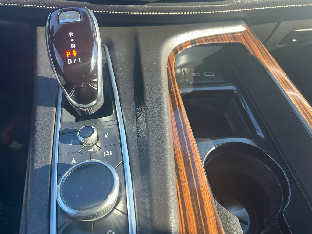 Used 2022 Cadillac Escalade Premium Luxury w/ LPO, Radiant Package RWD image 30
