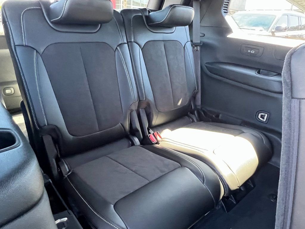 New 2025 Jeep Grand Cherokee L Altitude image 17